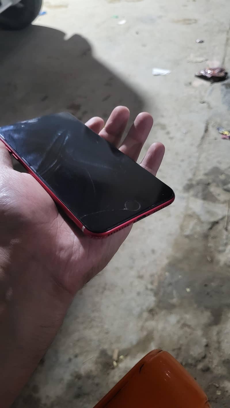 Apple iPhone 8 Plus 2