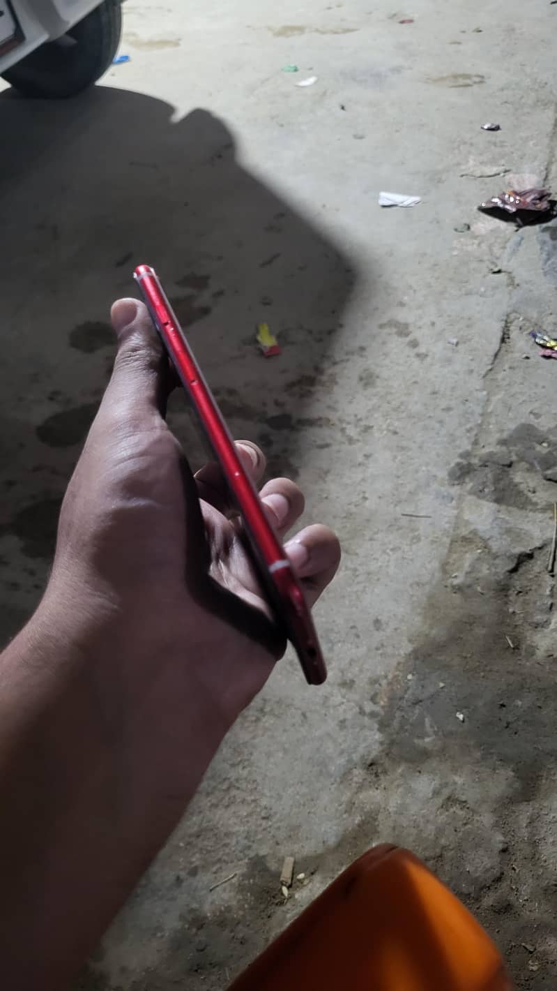 Apple iPhone 8 Plus 3