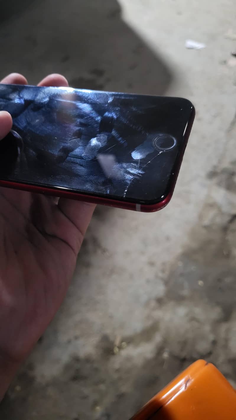 Apple iPhone 8 Plus 5