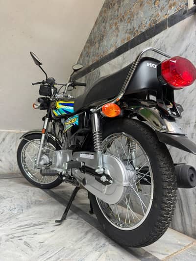 BRAND NEW HONDA 125 10/10