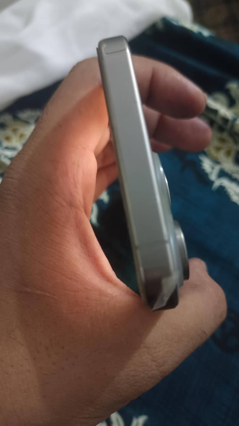 Apple iPhone 15 Pro Max 1