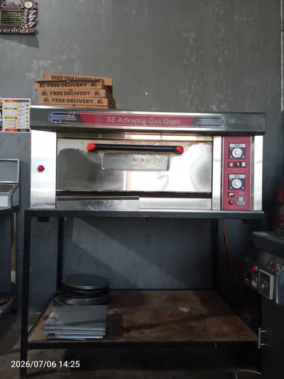 Pizza shop ka mukamil saman