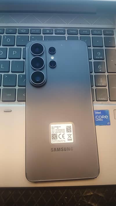 Samsung Galaxy S26 Ultra (12GB RAM / 256GB Storage)