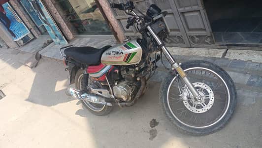 Honda deluxe 125 2013 model