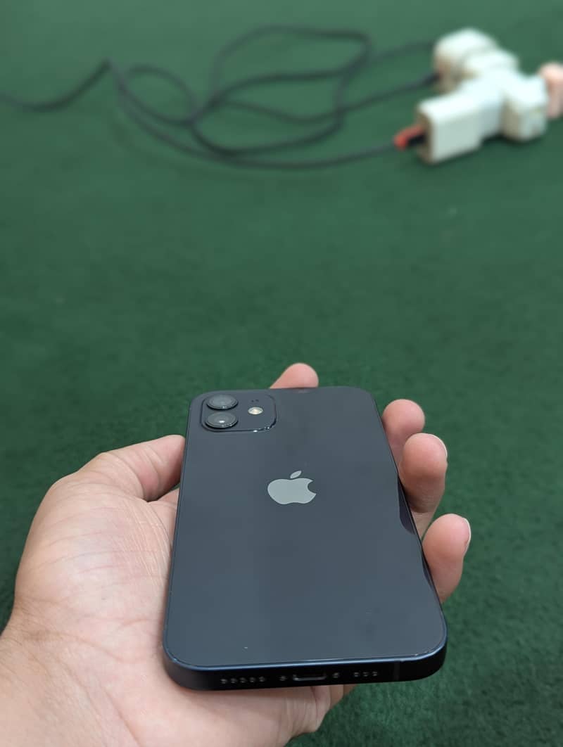 Apple iPhone 12 0