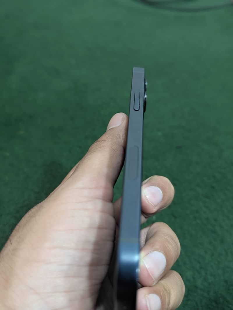 Apple iPhone 12 1