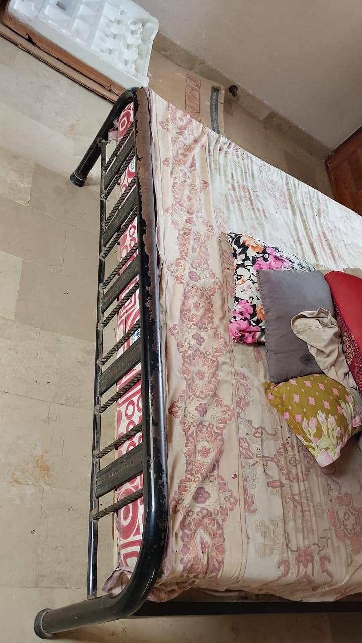 King bed 1