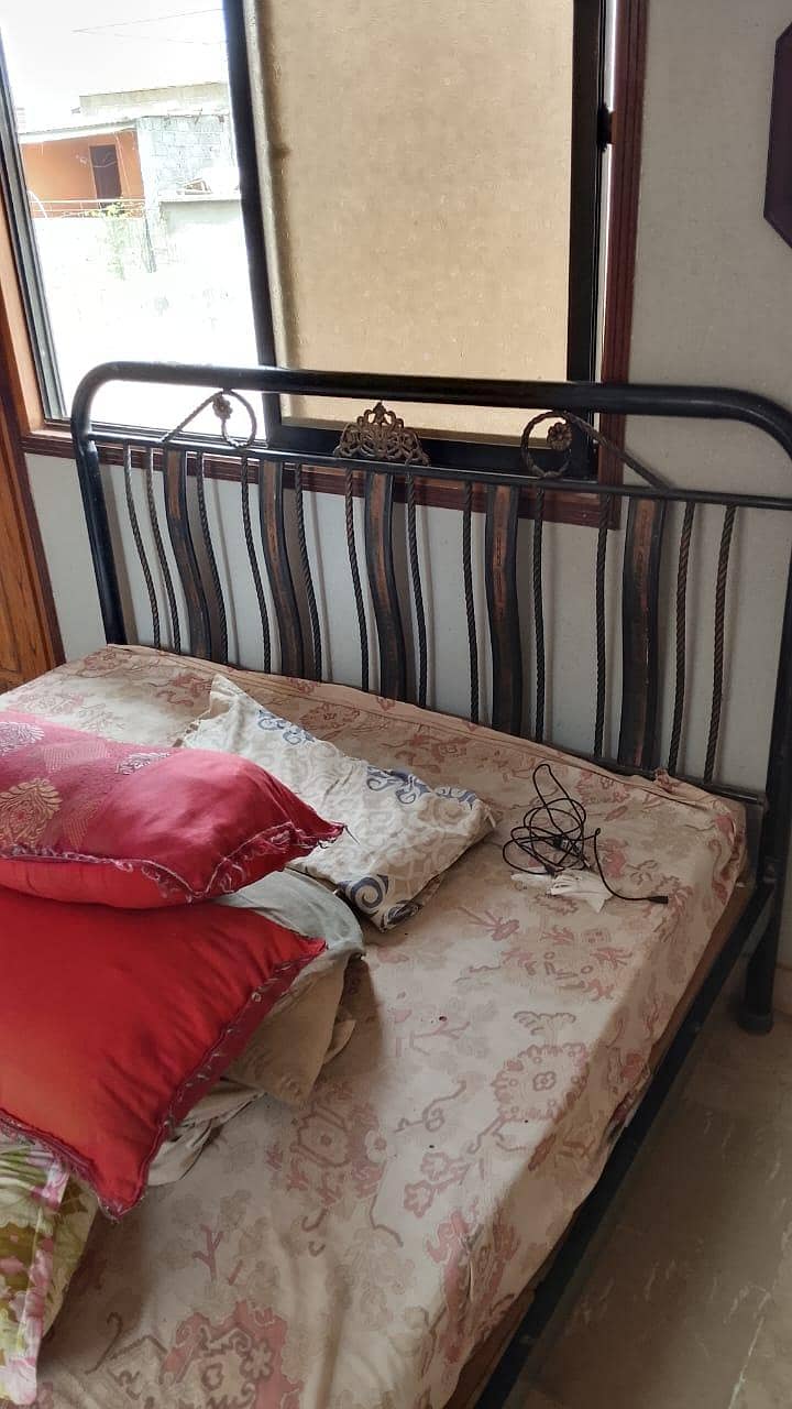 King bed 2