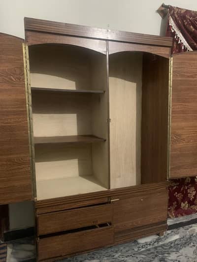 Wooden wardrobe 10/10 condition