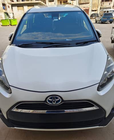 Toyota Sienta 2015
