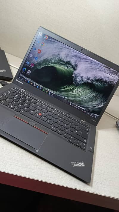 Lenovo Thinkpad X1 carbon i7 5th generation