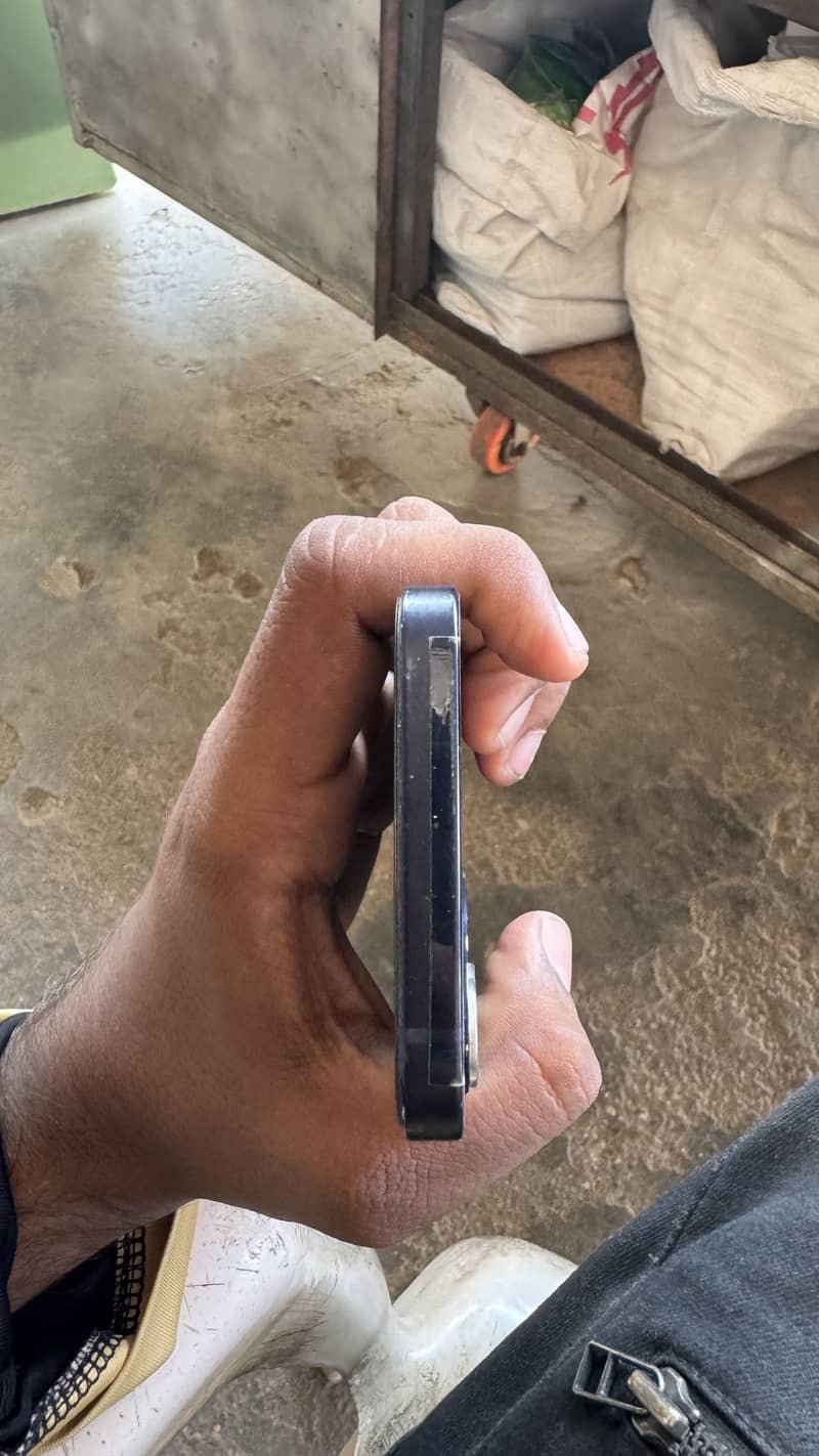 Apple iPhone 12 0
