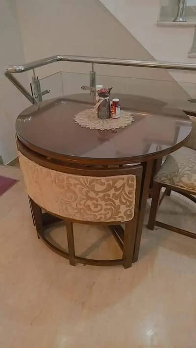 4 seater space saving dinning table no cod
