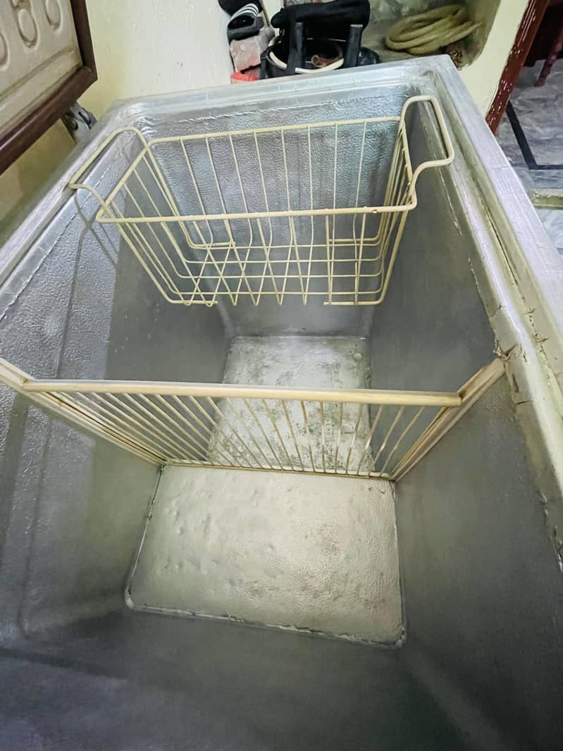 waves deep freezer 1