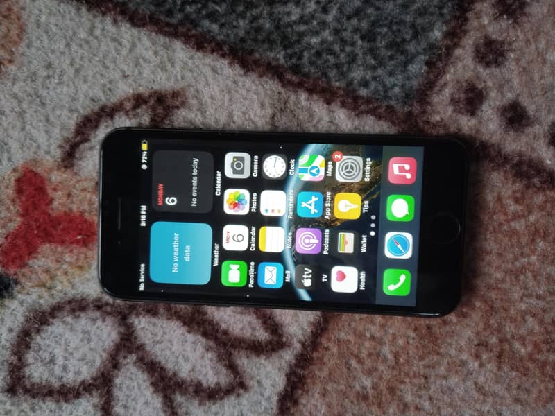 Apple iPhone 8 1