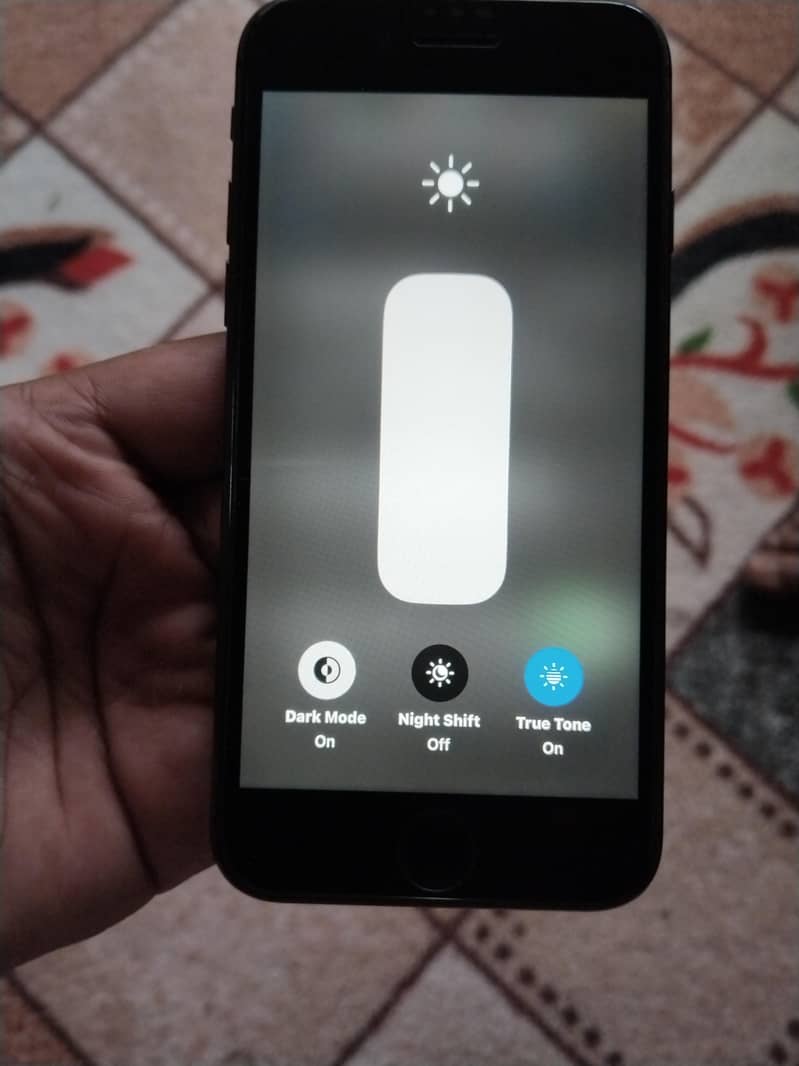 Apple iPhone 8 3