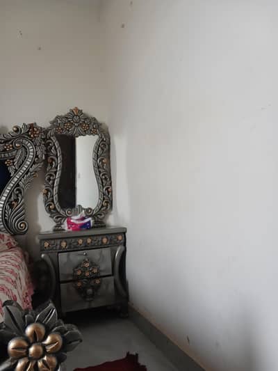 bed  for sale with sidetables and dressing table