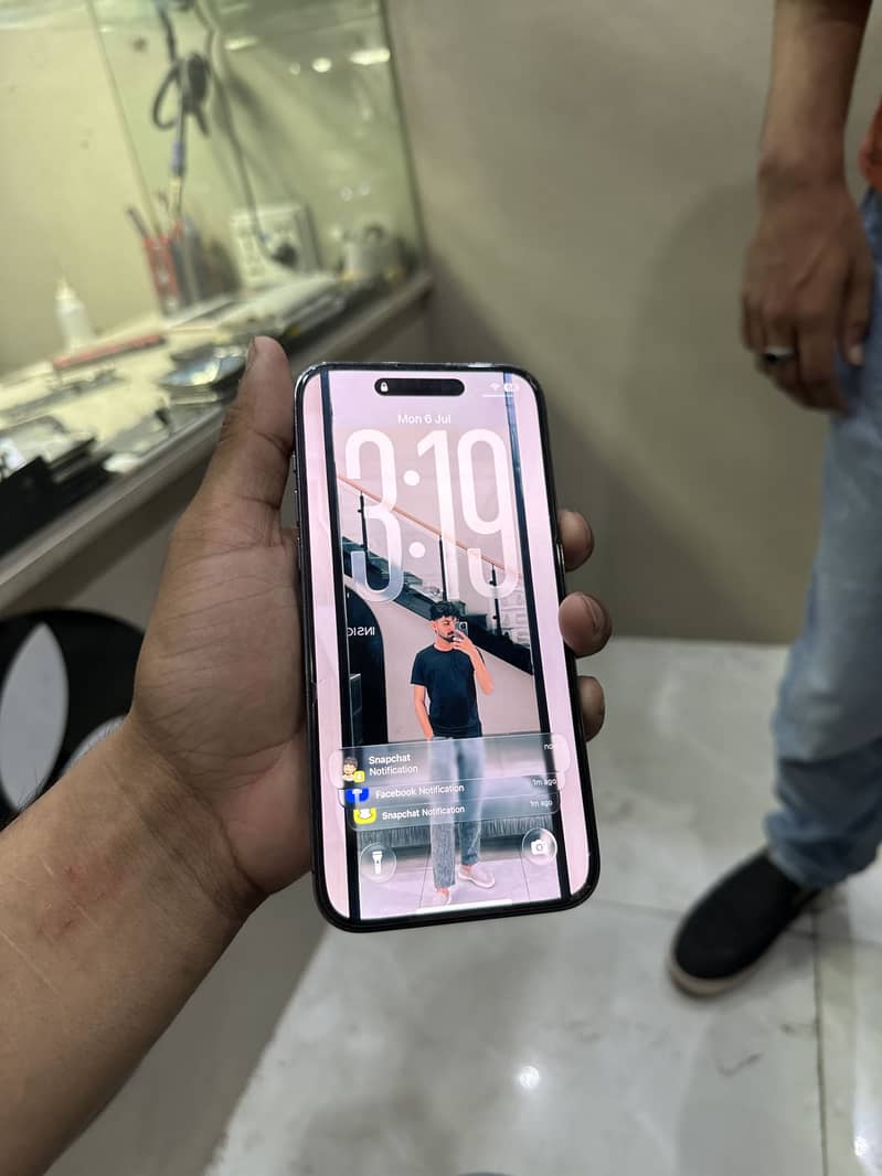 Iphone 14pro max 3
