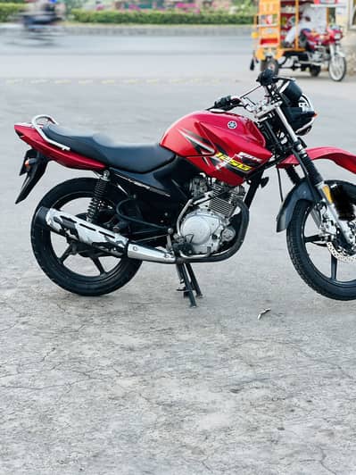 Yamaha ybrg red colour