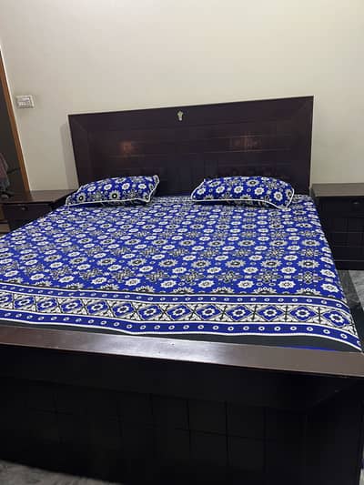 King Size Wooden bed