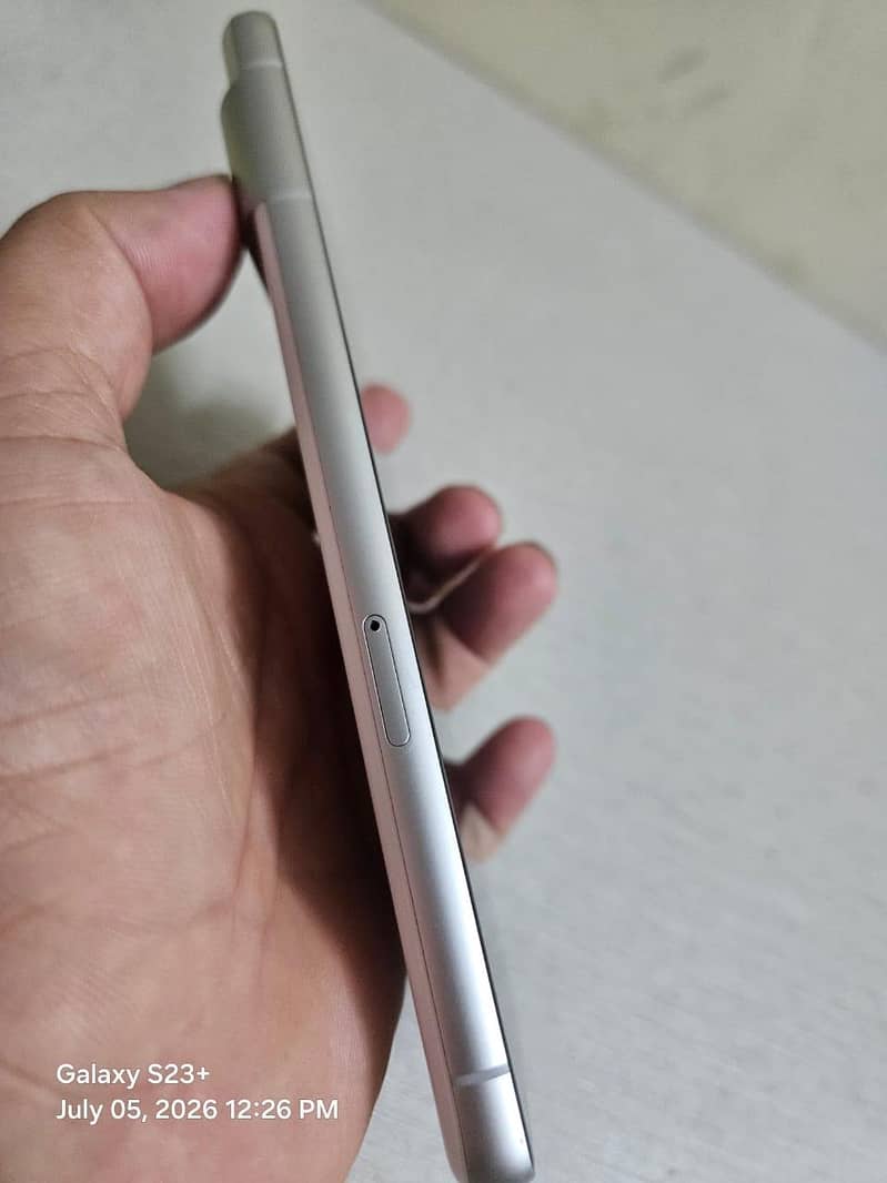Google Pixel 7 4