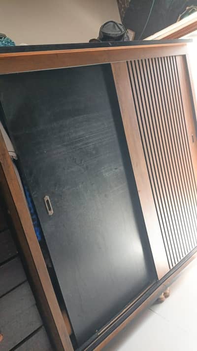 6feet wardrobe sliding for sale