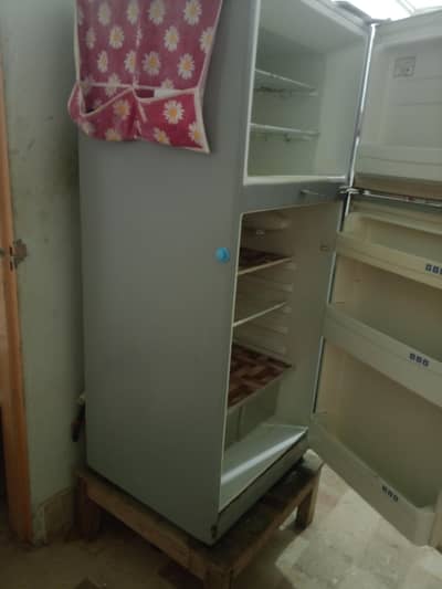 Haier frige for sale RS: 55000