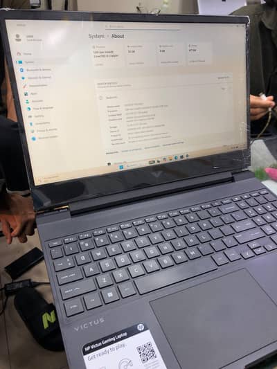 HP Victus 15 ( CPU : i5 12th Gen + Ram : 32gb + GPU : 1650 4gb)