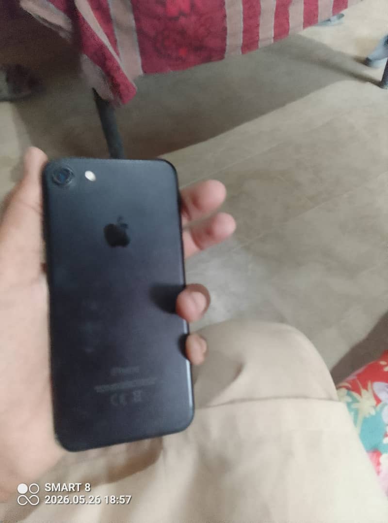 Apple iPhone 7 0