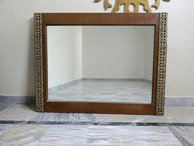 Wall mountingMirror with wooden borders