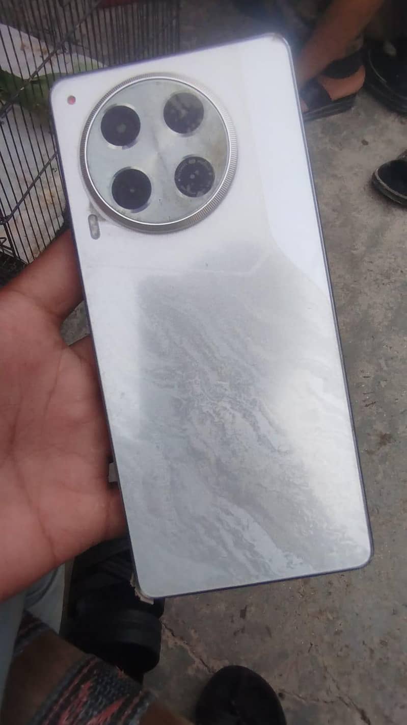 Tecno CAMON 30 0
