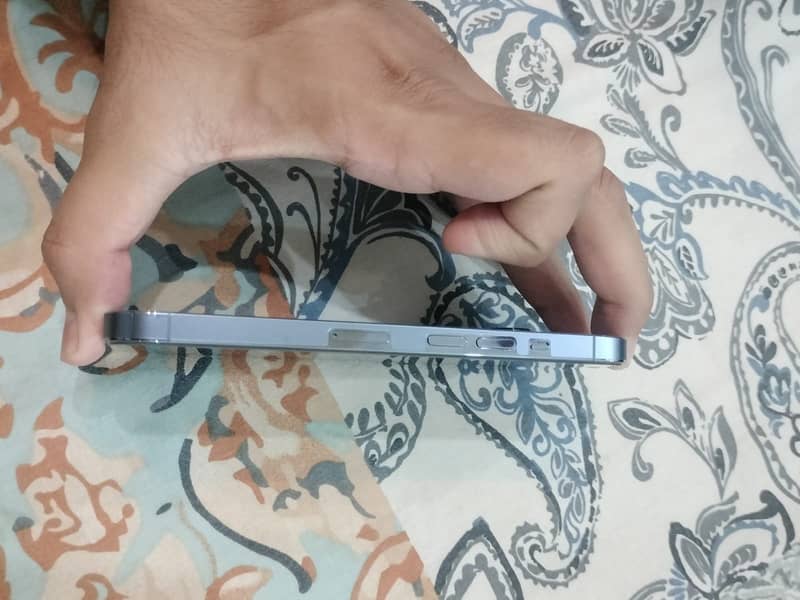 Apple iPhone 13 Pro 1