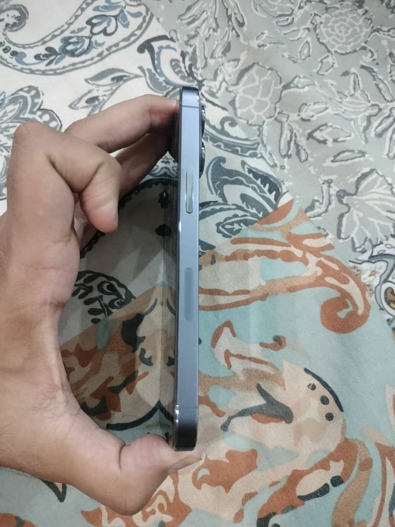 Apple iPhone 13 Pro 4