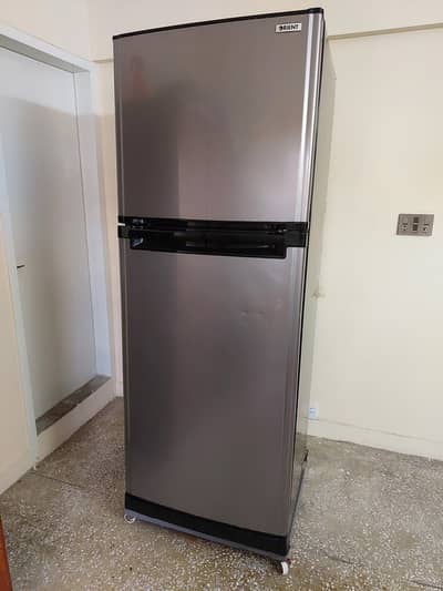 Orient 18 cu ft Ice Pearl Series Fridge (68750IP)