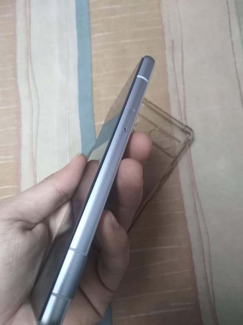 Google Pixel 7a 8/128 3