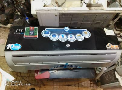 1 Ton  AC in Excellent Condition for sale