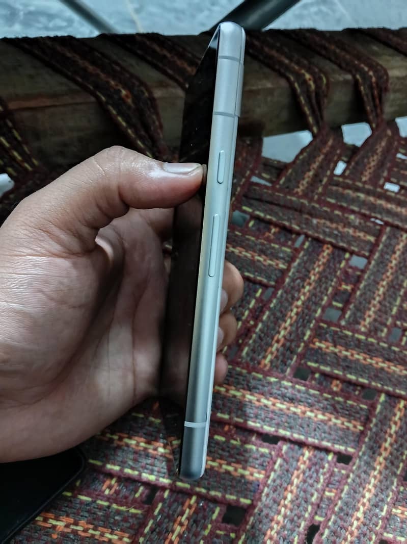 Google Pixel 7a 2