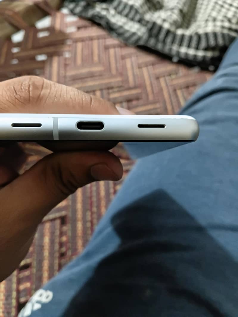 Google Pixel 7a 4