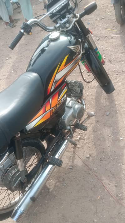 Honda 70 Karachi number first owner sealed engine