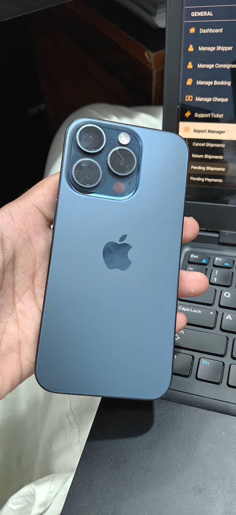 Apple iPhone 15 Pro 0