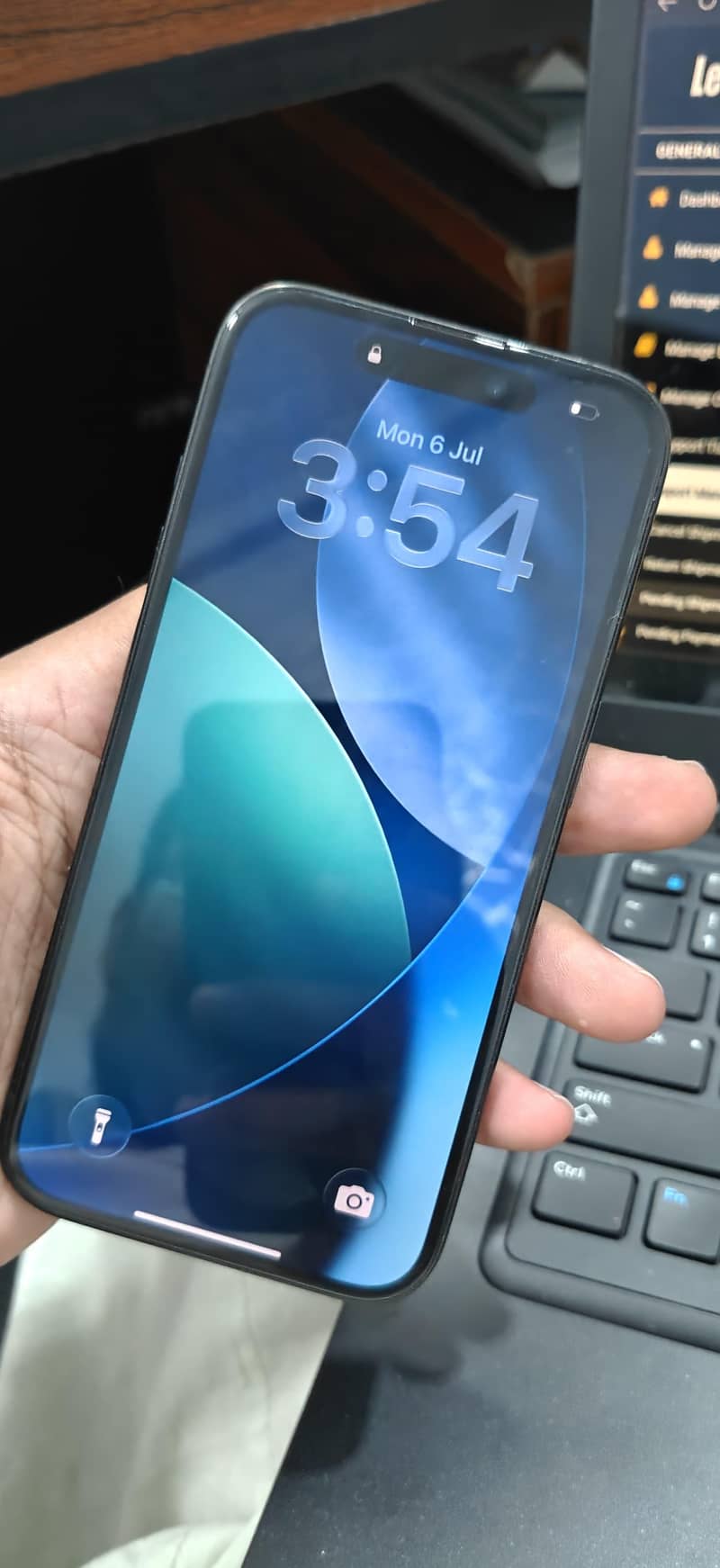 Apple iPhone 15 Pro 1