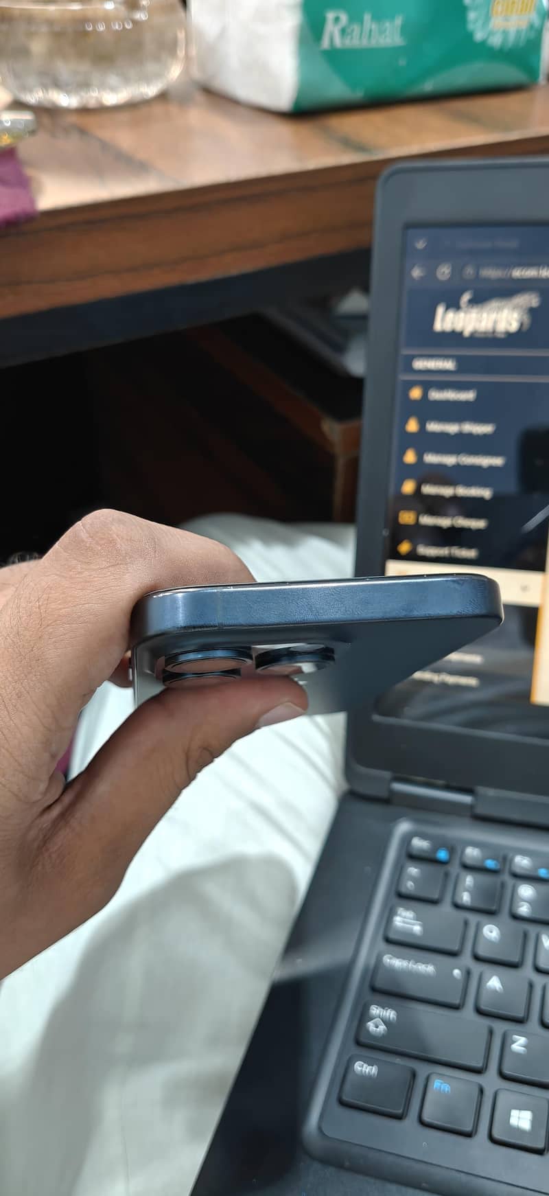 Apple iPhone 15 Pro 3