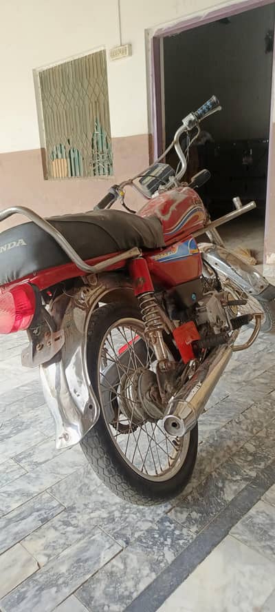 Honda dhoom fresh bike urgent sell