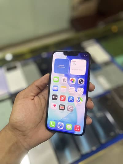 iPhone 13 128Gb Factory Unlocked 100 Health water pack 10/10