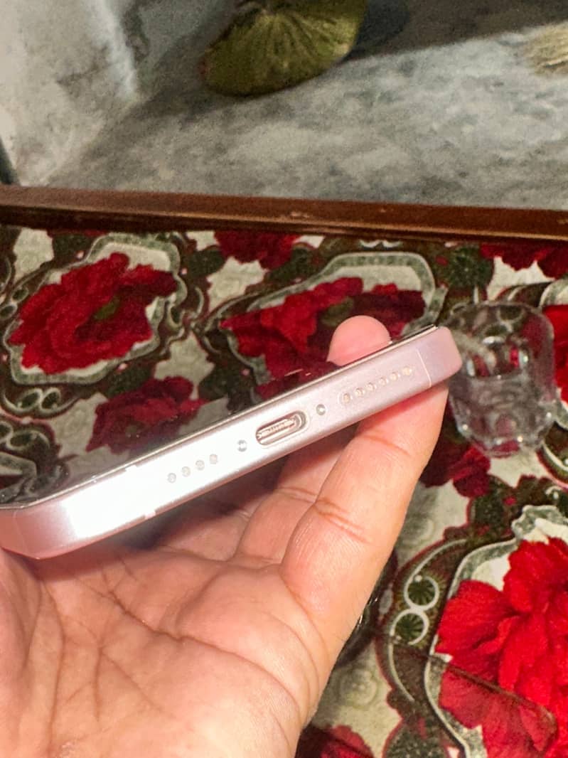 Apple iPhone 15 plus 5