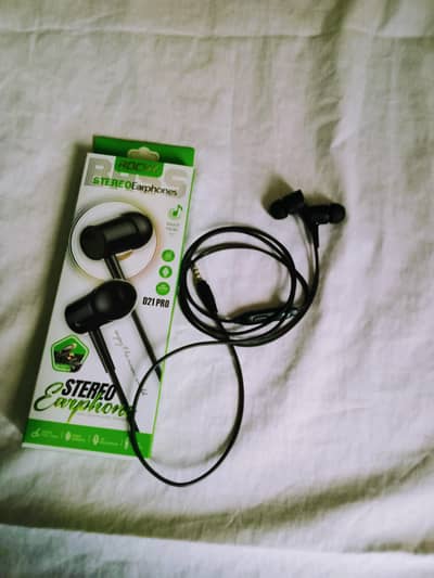 Original Rocky earphones new condition D21 pro earphones