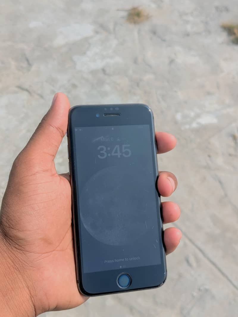 iPhone 8 0