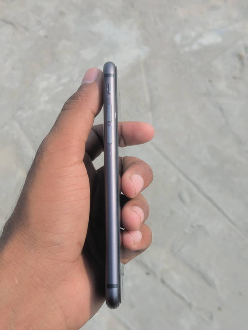 iPhone 8 3