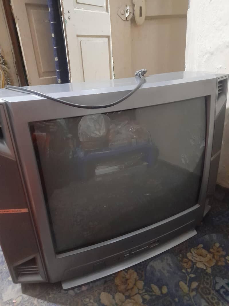 SHARP 32 INCH TV 0