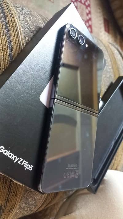 Samsung Mobile Z Flip 5